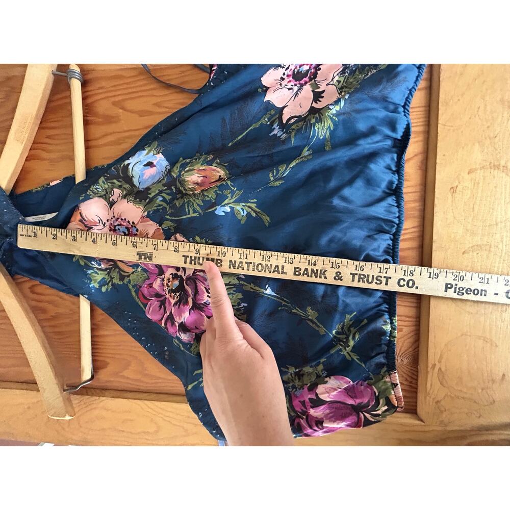 Free People Blue Floral Cropped Halter Top Size M - Picture 6 of 7